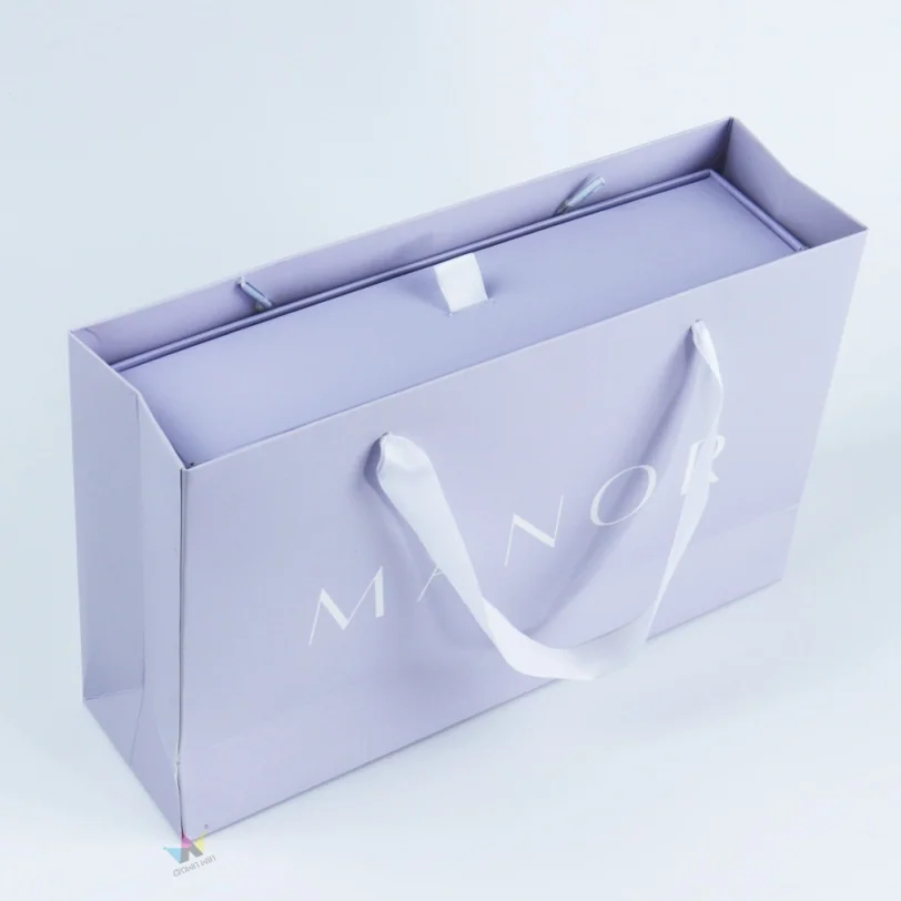 Luxury paper shopping bag - premium retail Malta